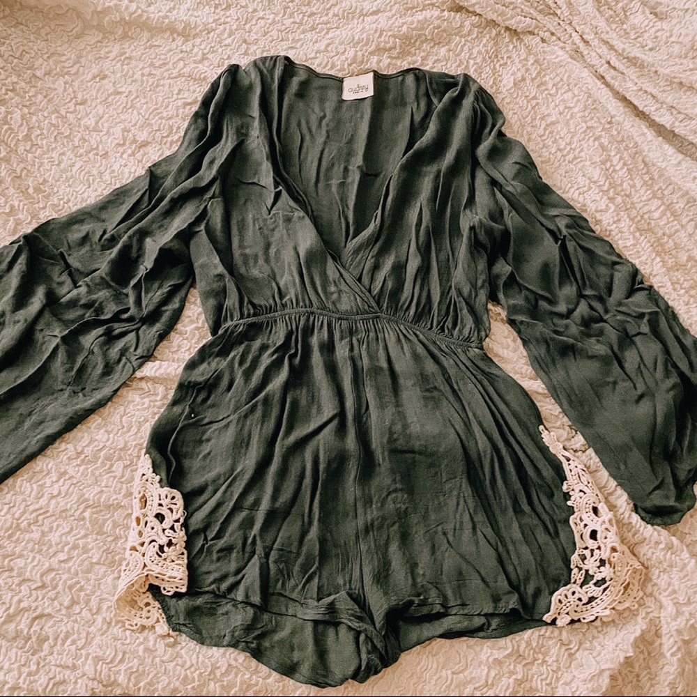 Boutique Long Sleeve Green Romper - Picture 3 of 5